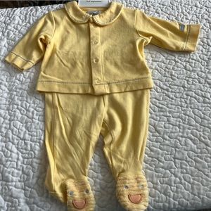 Carters Sz 3-6M set EUC